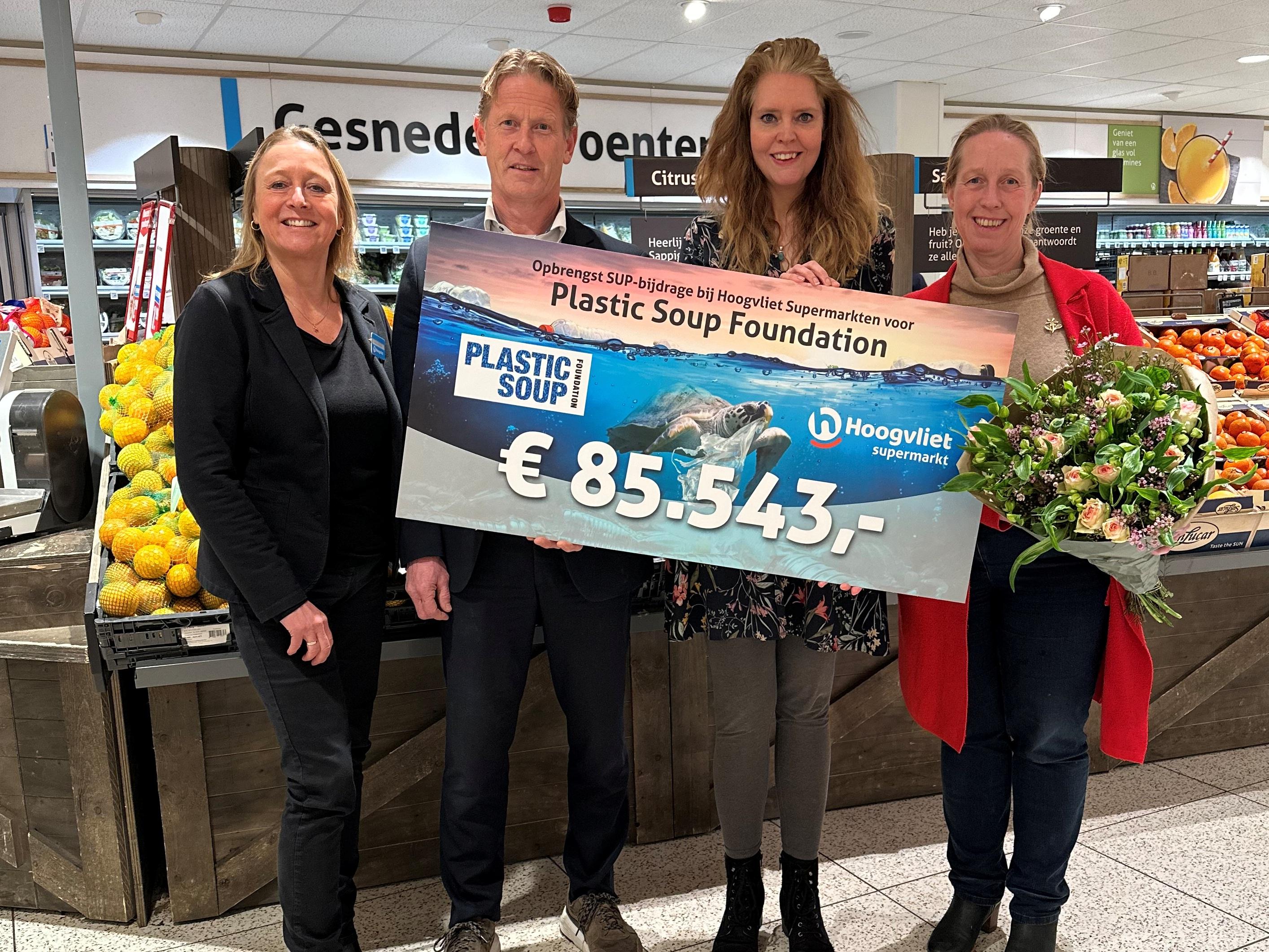 Uitreiking cheque aan PSF